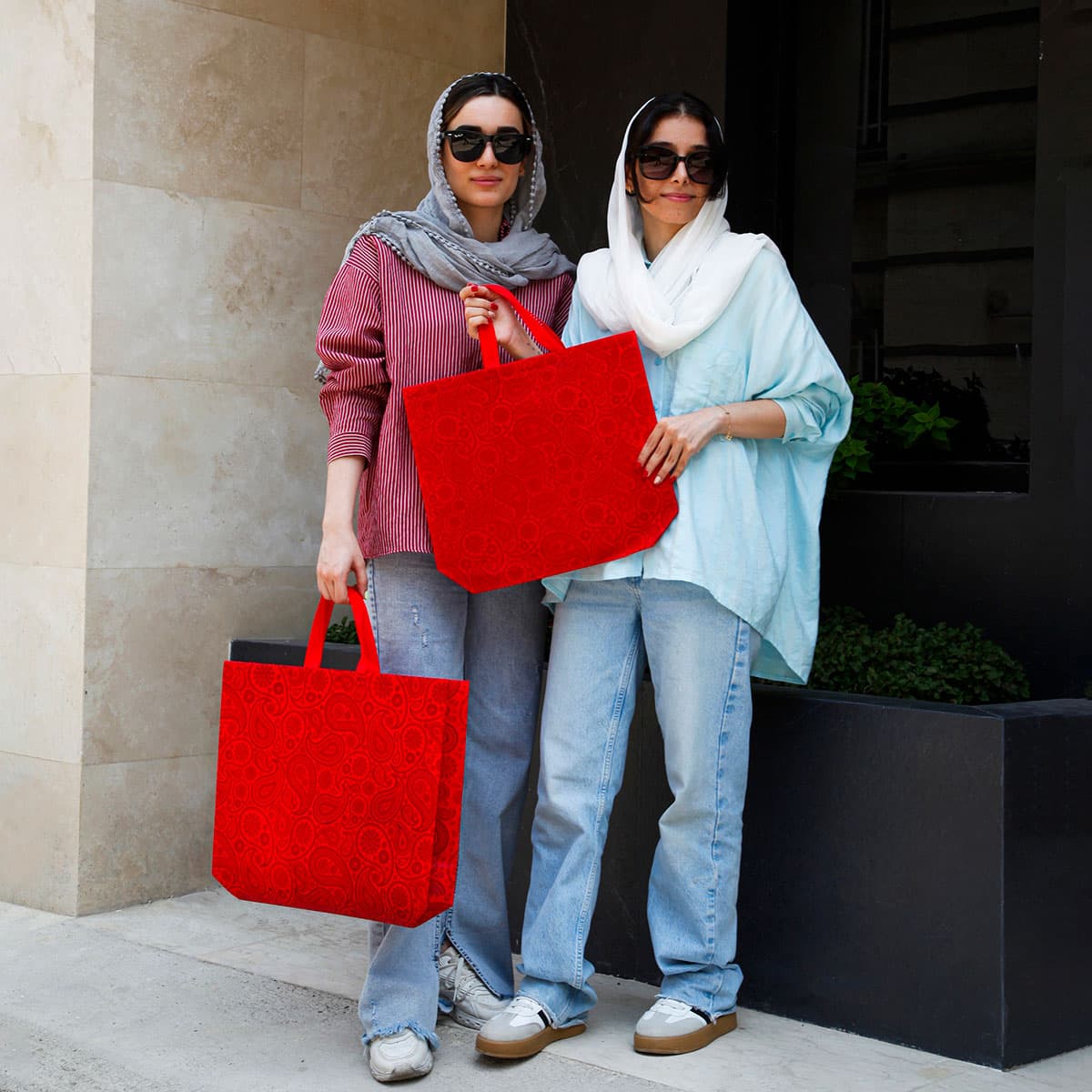 ساک اسپان دوخت حرارتی فول گاست افقی 35×45 قرمز طرح بته جقه