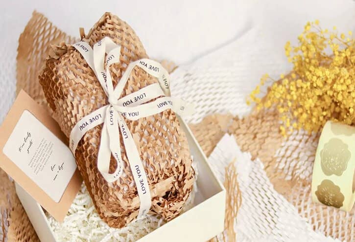 5 ایده بسته بندی خلاقانه با کاغذ زنبوری