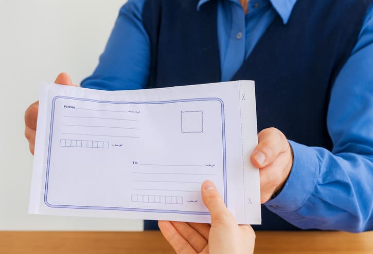 تفاوت پاکت پستی حباب دار، فلایر و متالایز در ارسال مرسولات