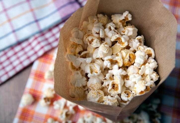 آموزش و ایده بسته بندی و تزیین پفیلا برای شب یلدا، تولد و جشن