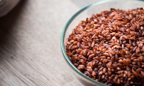 برنج قرمز چیست؟ خواص و طرز تهیه ی برنج قرمز