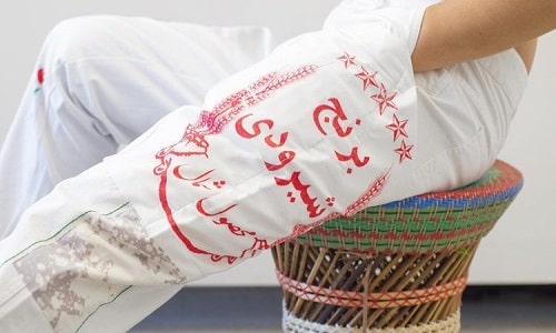 طراحی لباس با کیسه برنج توسط طراح ایرانی ساکن بروکلین