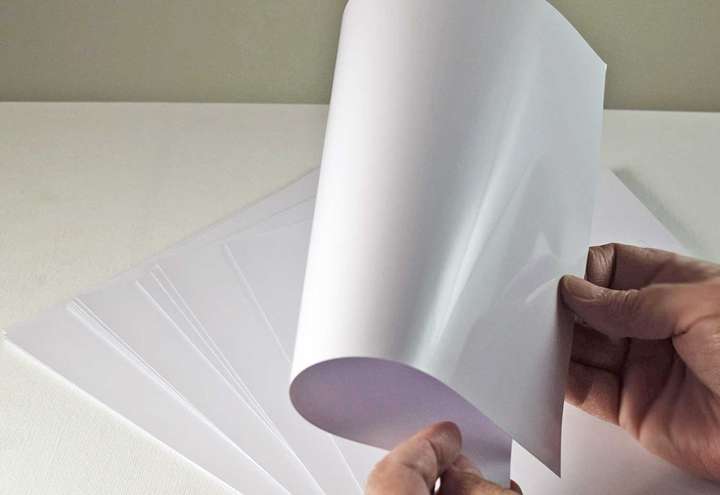 کاغذ گلاسه چیست و چه کاربردهایی دارد؟