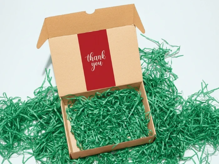 جعبه کیبوردی و کلی پوشال سبز رنگ