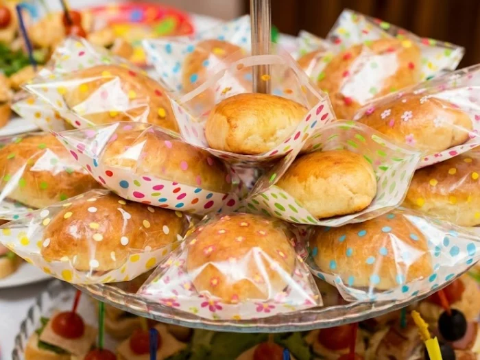 تزیین پیراشکی با سلفون طرح دار