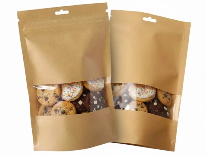 پاکت کرافت پنجره دار و کوکی های درون آن