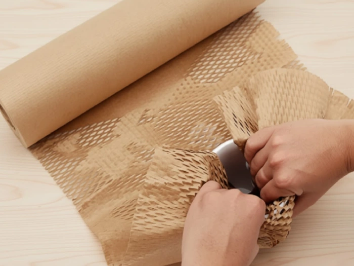 بسته بندی لیوان با کاغذ زنبوری