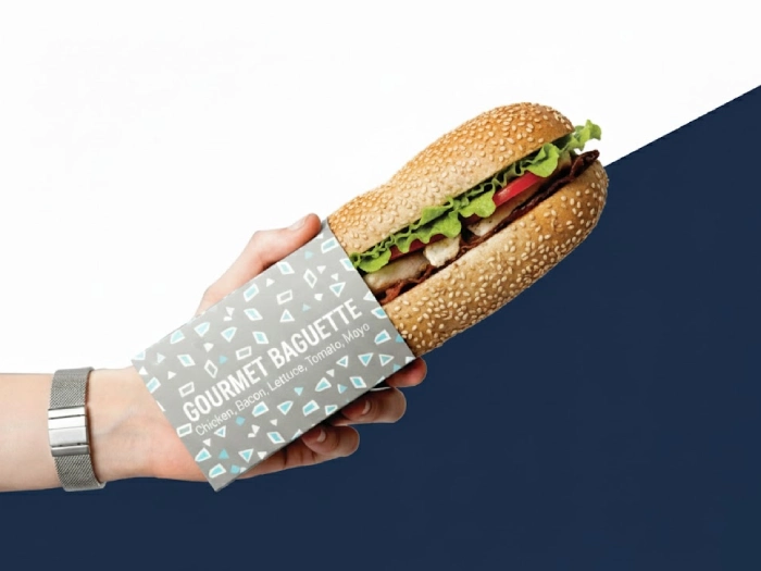 باکس ساندویچ نگه داشته شده توسط فردی