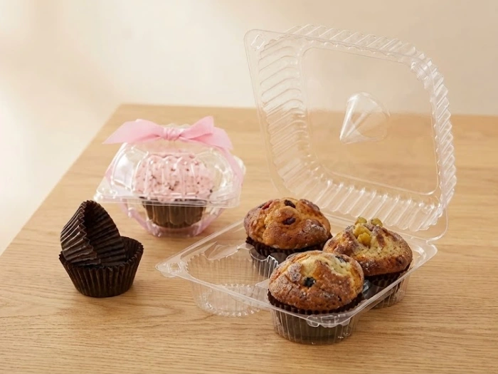 ایده بسته بندی کیک خانگی برای فروش در ظرف پلاستیکی شفاف مناسب مافین و کاپ‌کیک