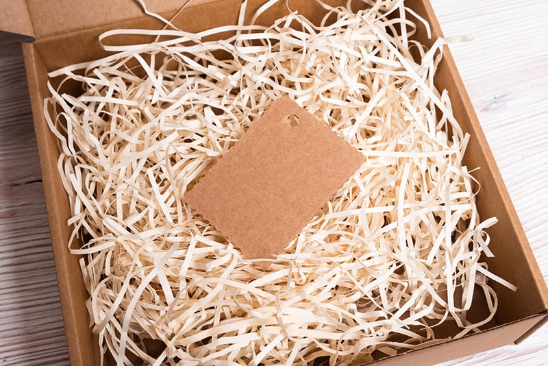 پوشال در بسته بندی محصولات لوکس