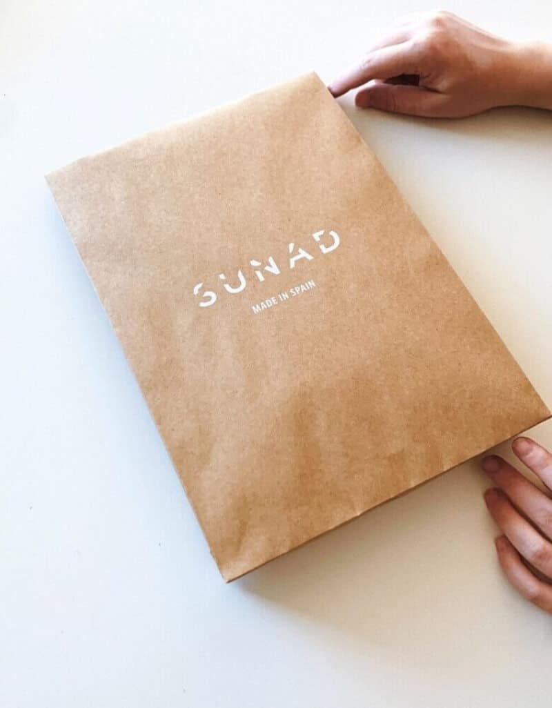 طراحی و بسته بندی پوشاک