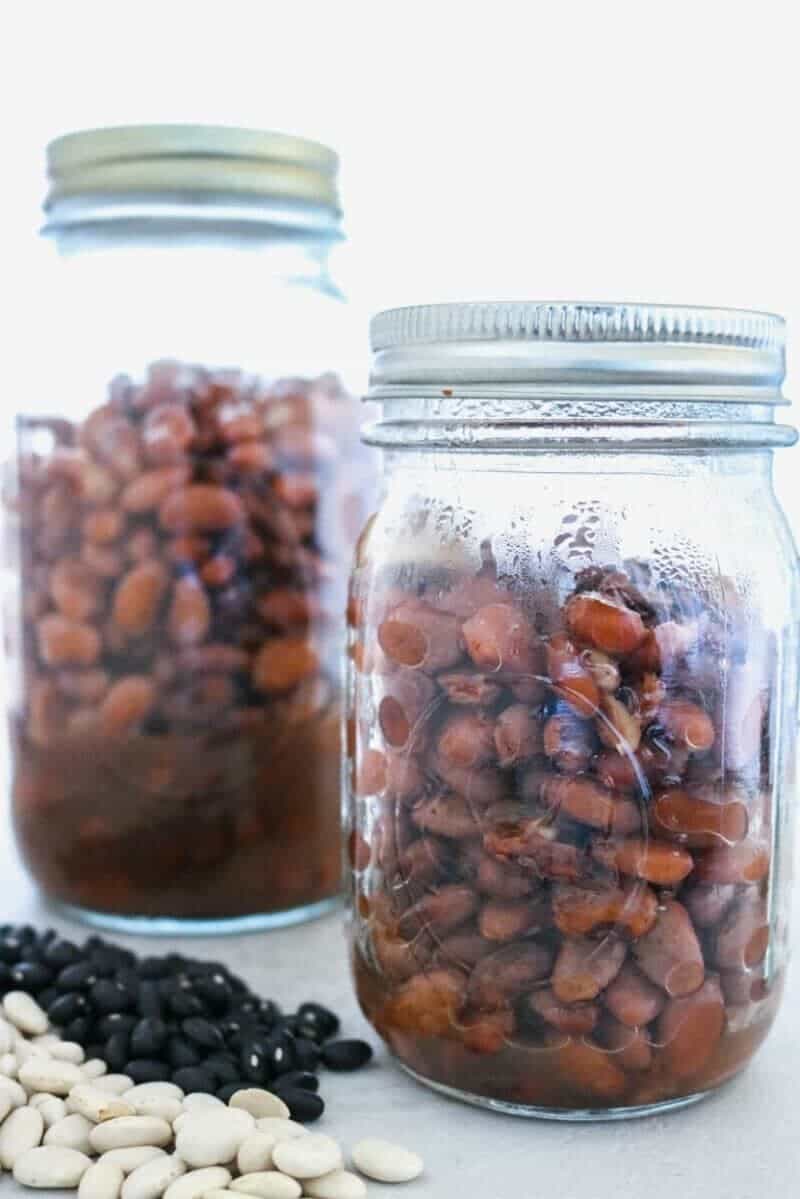 بسته بندی حبوبات  با قوطی شیشه ای