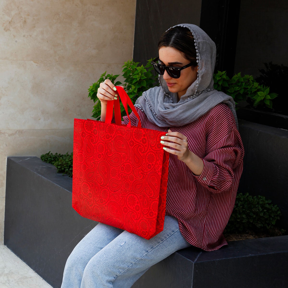 ساک اسپان دوخت حرارتی فول گاست افقی 35×45 قرمز طرح بته جقه