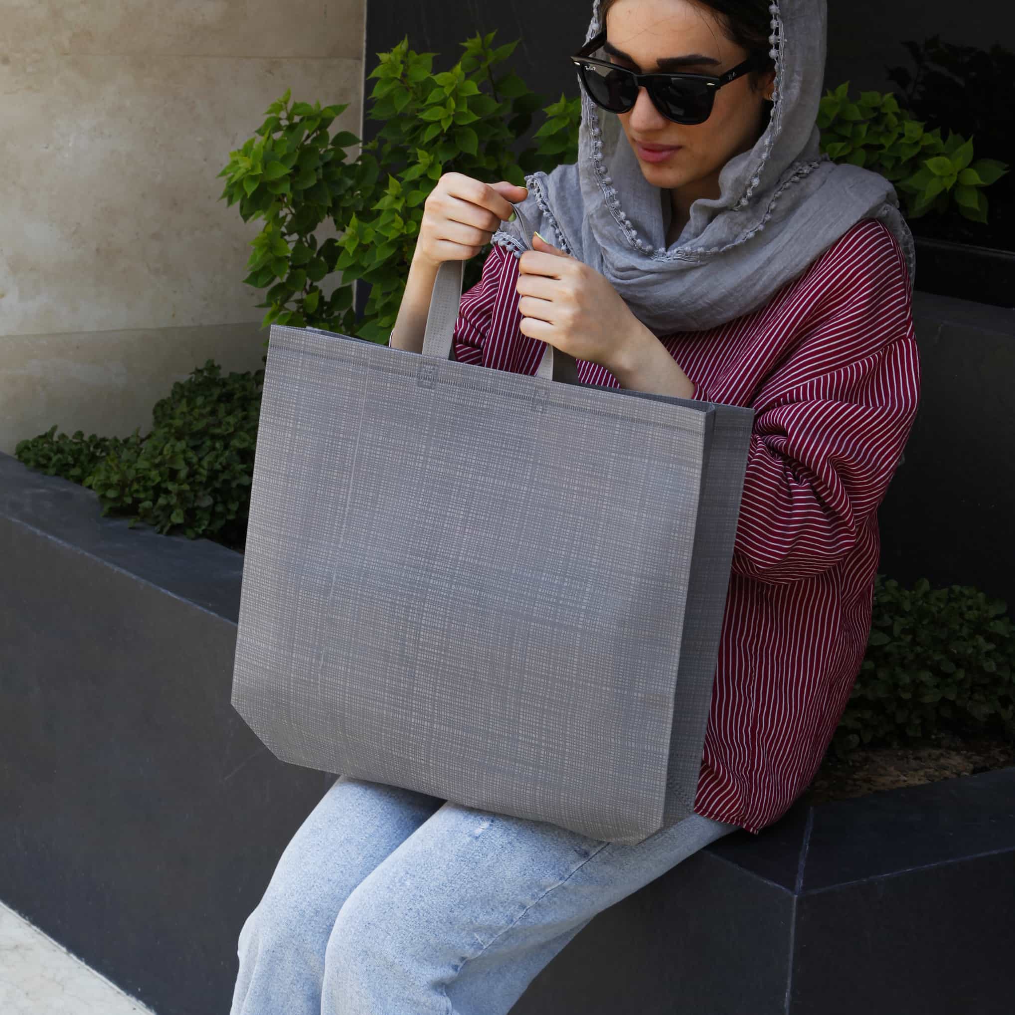 ساک اسپان دوخت حرارتی فول گاست افقی 35×45 طوسی روشن طرح کتان